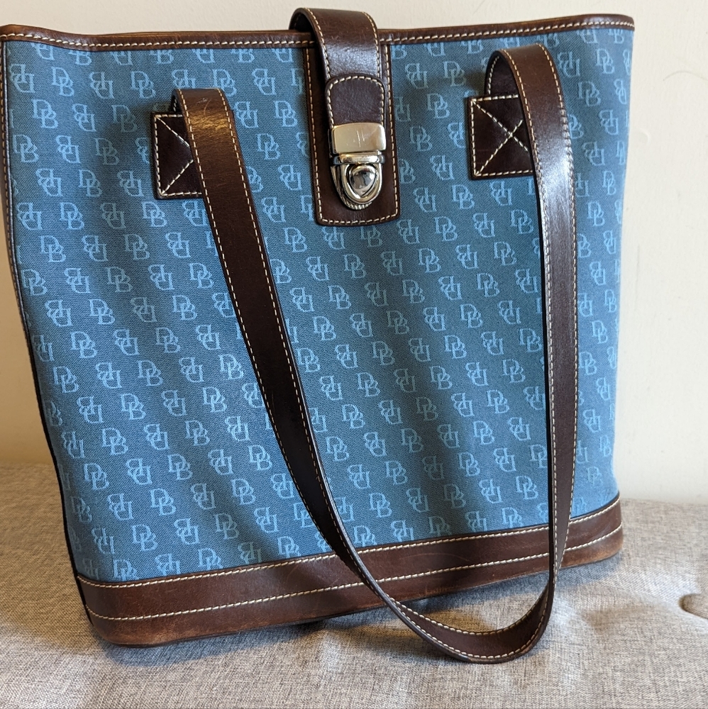 Dooney & Bourke Shopper Bag